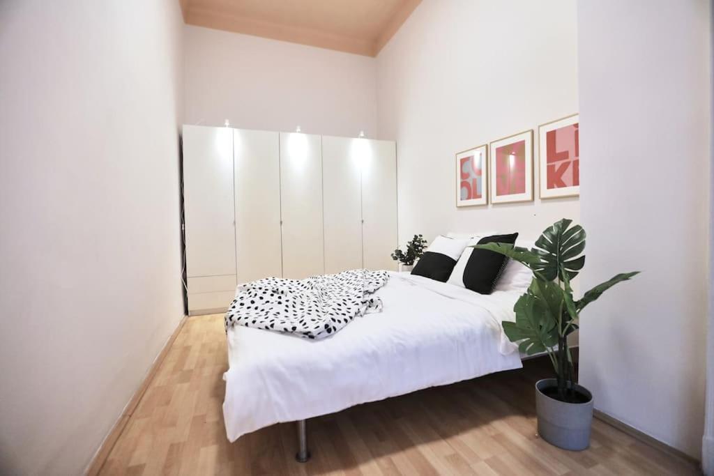 Unwind In Style W Sauna Dsgn 2Br Home Будапеща Екстериор снимка