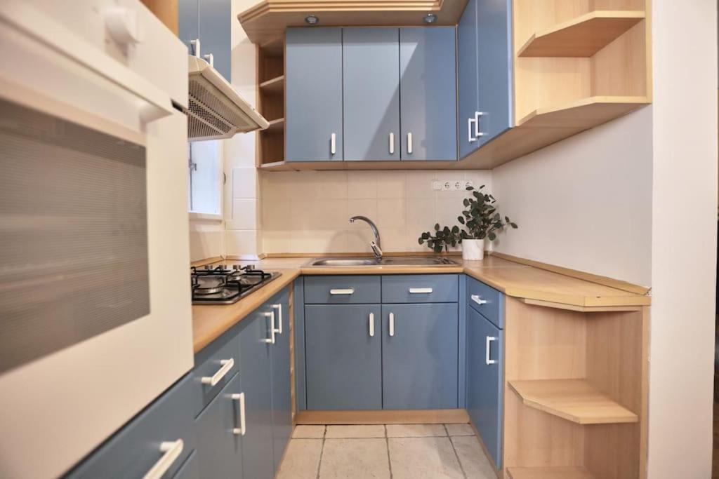 Unwind In Style W Sauna Dsgn 2Br Home Будапеща Екстериор снимка