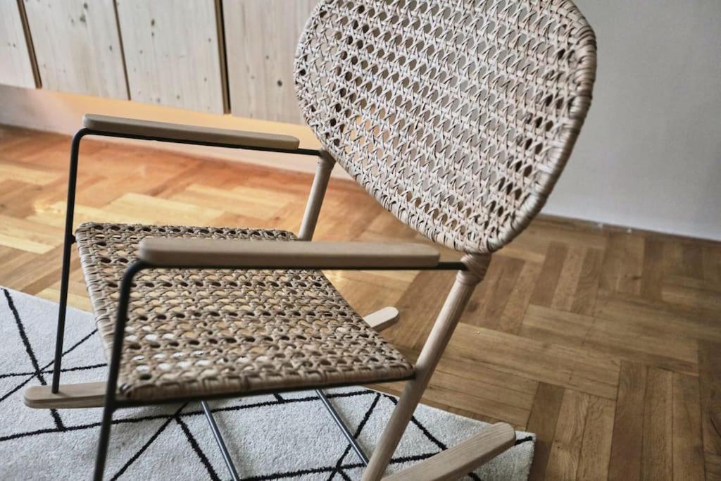 Unwind In Style W Sauna Dsgn 2Br Home Будапеща Екстериор снимка