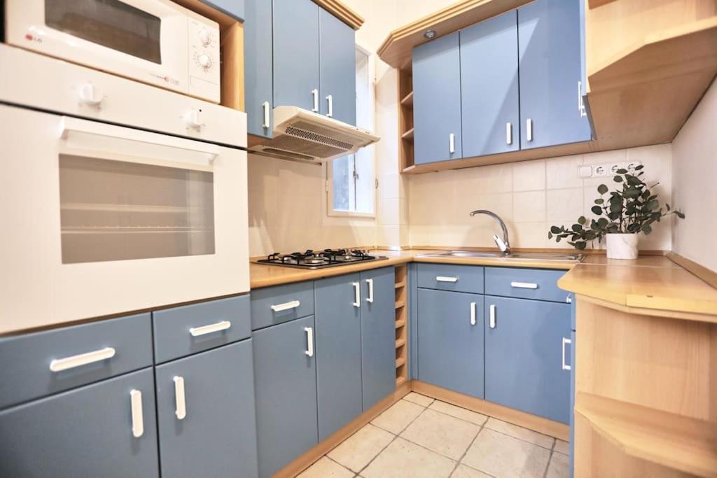 Unwind In Style W Sauna Dsgn 2Br Home Будапеща Екстериор снимка