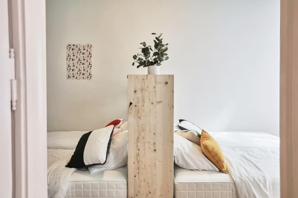 Unwind In Style W Sauna Dsgn 2Br Home Будапеща Екстериор снимка
