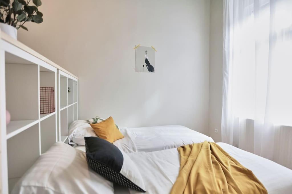 Unwind In Style W Sauna Dsgn 2Br Home Будапеща Екстериор снимка